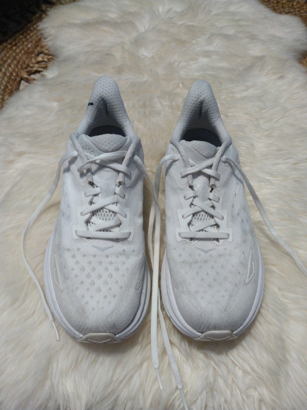 HOKA ONE ONE Clifton Women's White Lace-Up Low Top Athletic Sneakers Size 9.5B